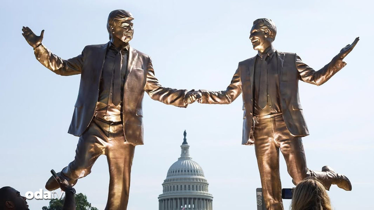 abdde protesto heykeli trump ve epstein el ele FM6qWk9f