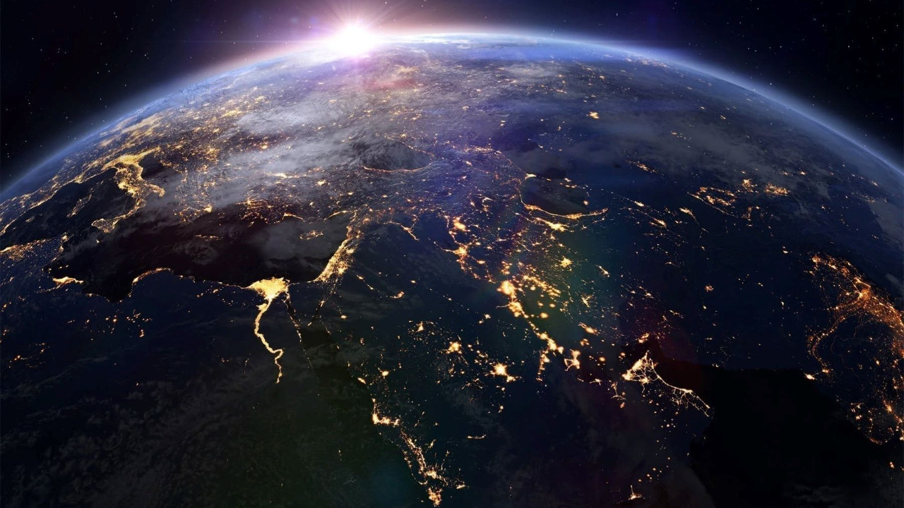 dunyanin artik bir yeni yari ayi daha var EXLRkbFQ