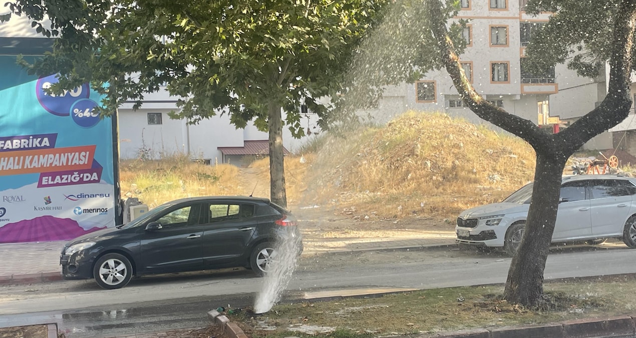 elazigda su skandali baraj kurudu borular patladi belediye seyrediyor kN4XC2UO