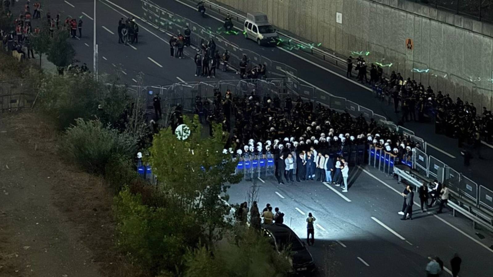 Yeşil Sol Parti: 12 Eylül’ün yıl dönümünde darbe uygulamaları yesil sol parti 12 eylulun yil donumunde darbe uygulamalari 3TS1qJEY