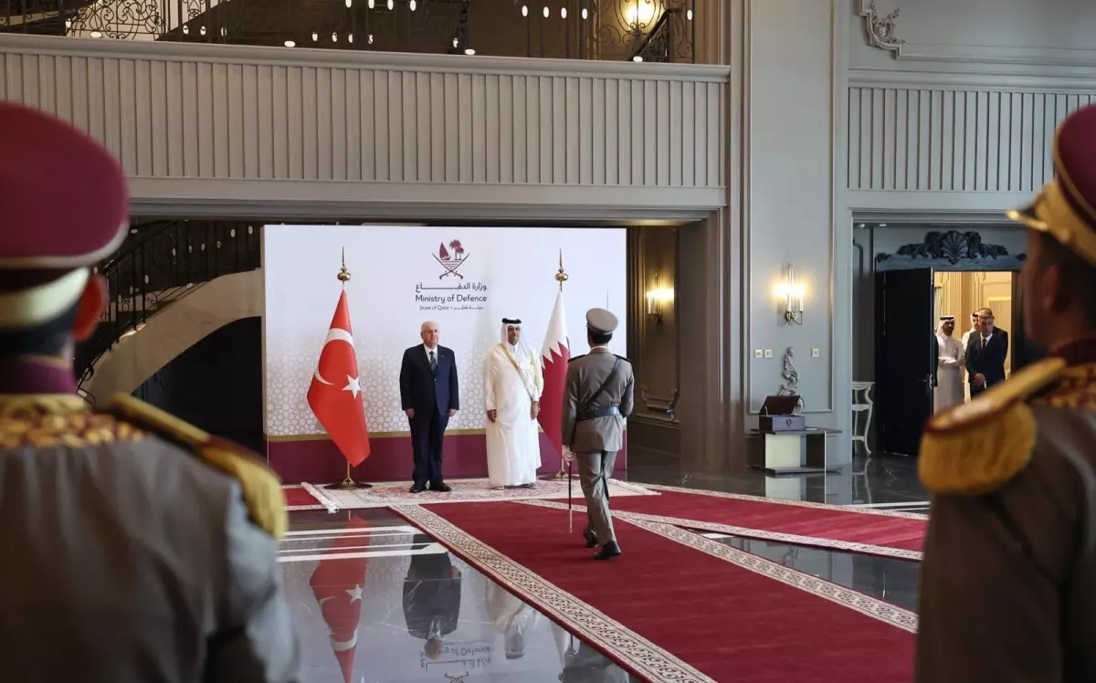 bakan guler katarda gorustu SJ2GMGpI