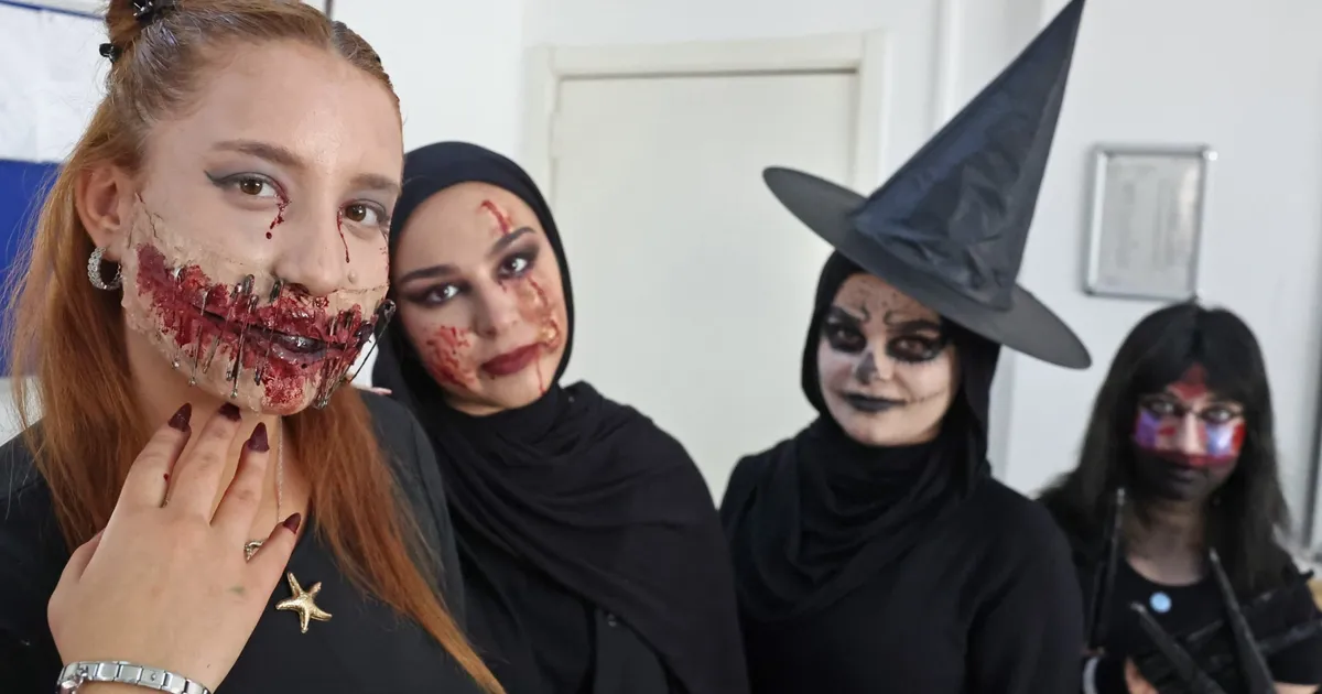 antalyada atabem kursiyerlerden korku filmi makyaji 4SZzYpdZ.webp