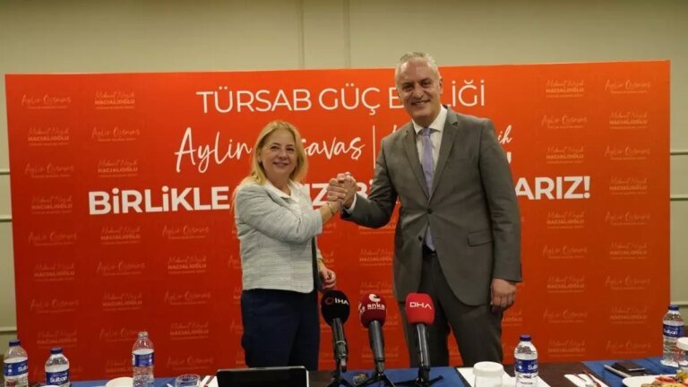 tursabda-guc-birligi-aylin-ozsavas-ve-mehmet-nezih-hacialioglu-d9nlQsCC.jpg