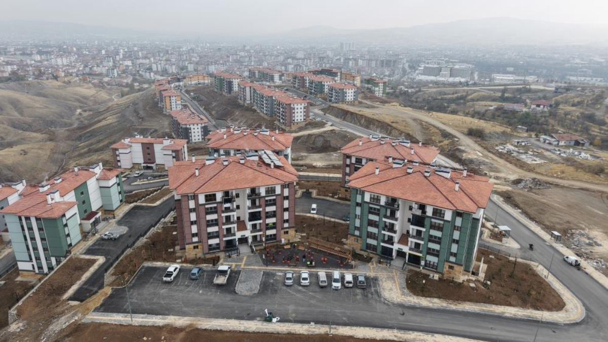 Deprem konutları yükseliyor: Elazığ’da 12 binden fazla hak sahibi yuvasına kavuştu