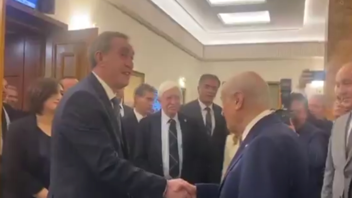 Meclis’te DEM Parti-Bahçeli selamlaşmasında çay teklifi