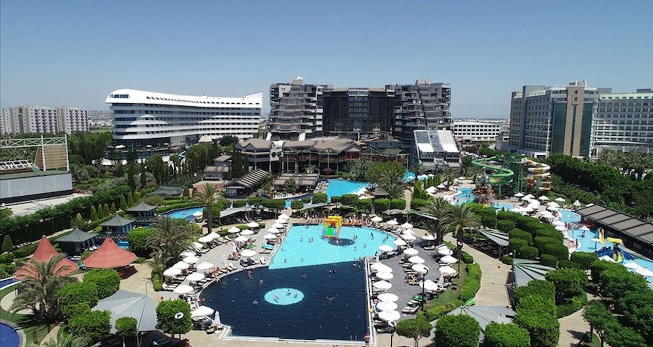 Yılbaşı tatili cep yakıyor: Otellerde doluluk yüzde 80, fiyatlar 30 bin TL’ye dayandı