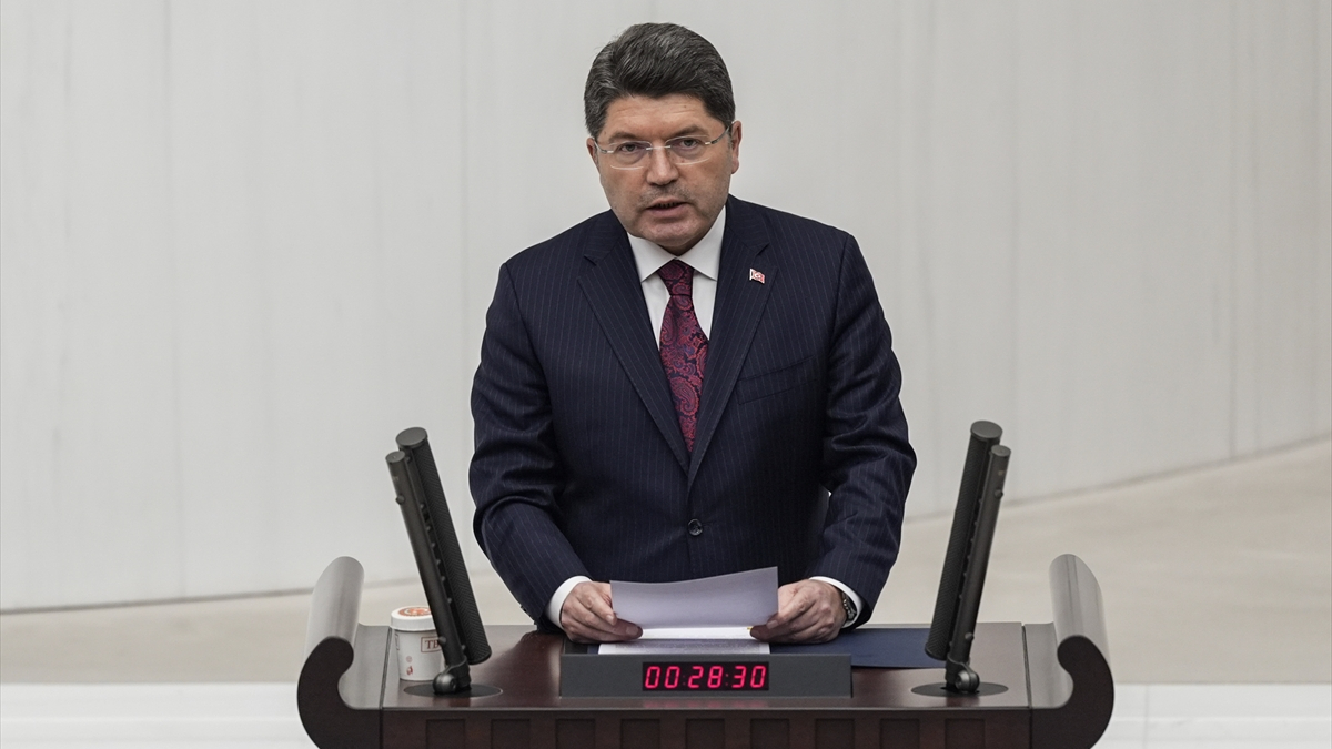 Yılmaz Tunç: Noter yardımcılığı kurumu geliyor