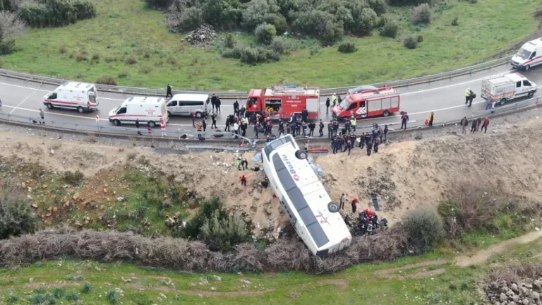 dsemealtinda-yolcu-otobs-sarampole-yuvarlandi-vali-sahinden-ilk-aiklama-OENgsgAW.webp